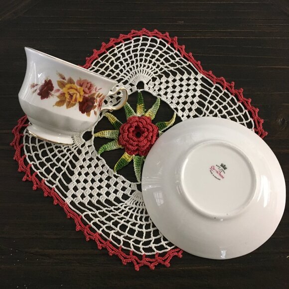 Queen Anne England White Porcelain Tricolour Rose Teacup & Saucer - Picture 5 of 10